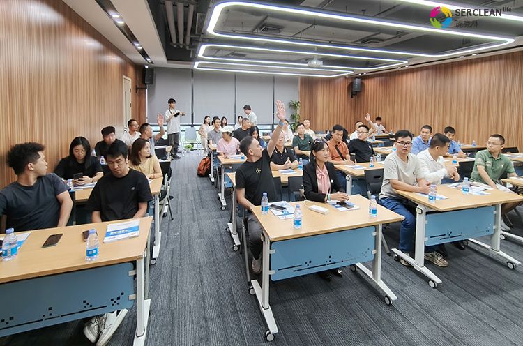 广东省工业和信息化厅2025
年高端装备制造产业集群培育专题研修班一行到访买球的正规网站开展参观学习活动