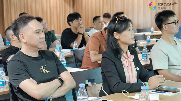 广东省工业和信息化厅2025
年高端装备制造产业集群培育专题研修班一行到访买球的正规网站开展参观学习活动