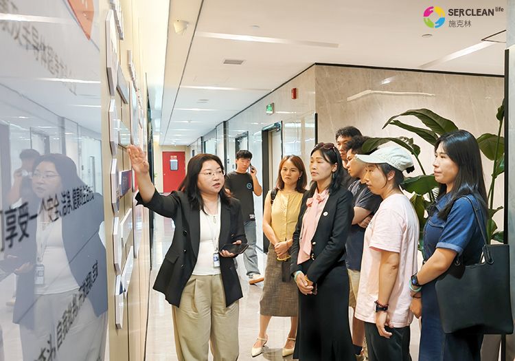 广东省工业和信息化厅2025
年高端装备制造产业集群培育专题研修班一行到访买球的正规网站开展参观学习活动