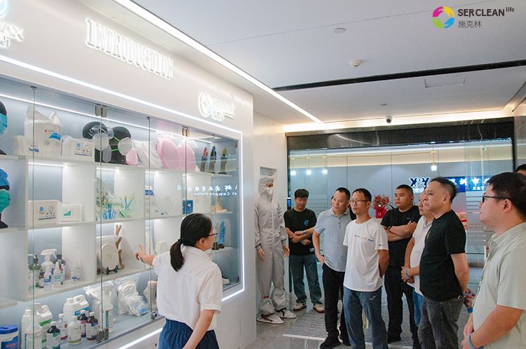 广东省工业和信息化厅2025
年高端装备制造产业集群培育专题研修班一行到访买球的正规网站开展参观学习活动