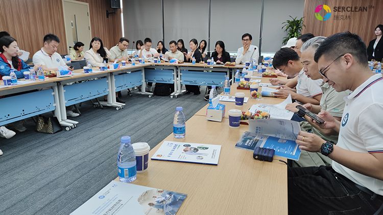 买球的正规网站领导与暨南大学知行团进行深入讨论与交流